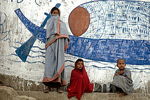 坐,选举,标识,涂绘,墙壁,女人,两个孩子,寒冷,靠近,渡轮,达卡,首都,孟加拉