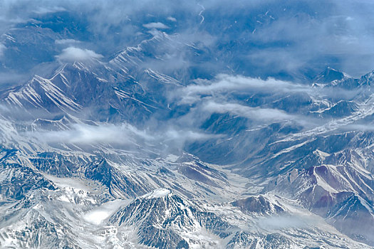 航拍雪山