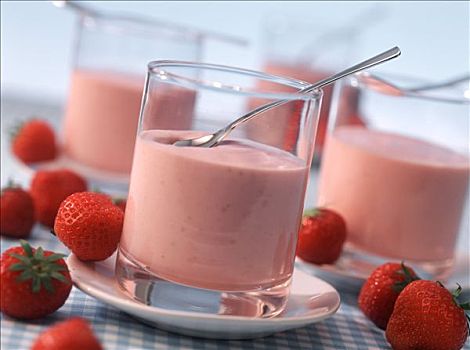 草莓酸奶,慕斯