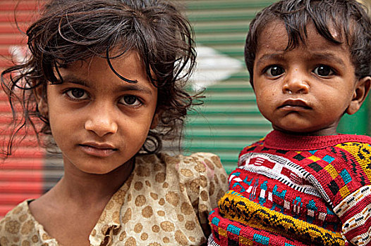 女孩,婴儿,兄弟姐妹,附近,卡拉奇,交易,城市,巴基斯坦,九月,2006年