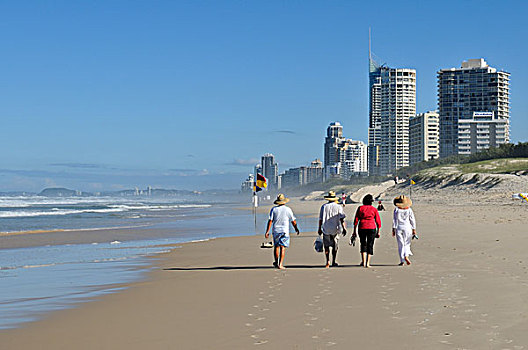 人,走,海滩,冲浪者天堂,黄金海岸,昆士兰,澳大利亚