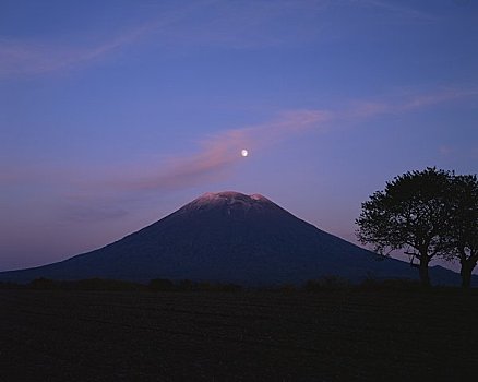 山,月亮,晚间