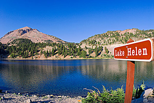 湖,标识,顶峰,拉森火山国家公园,加利福尼亚