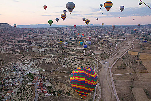 土耳其,卡帕多西亚,热气球,格雷梅山谷,靠近