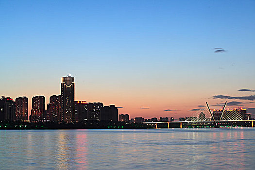 城市建筑,黄昏,夜晚,河流