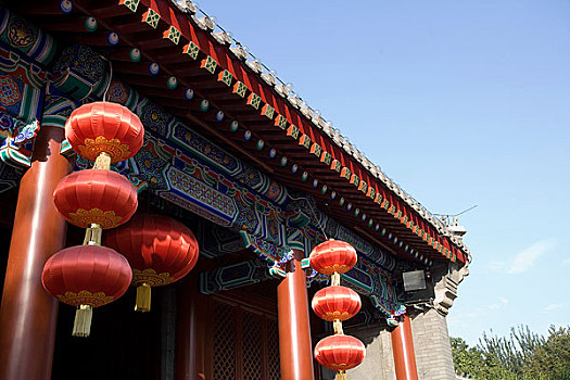北京古建筑上挂的红灯笼