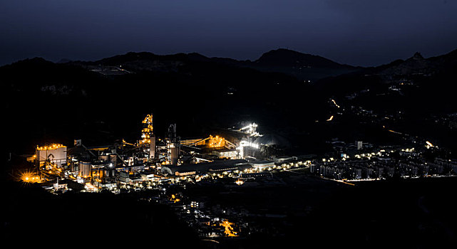 珙县拉法基水泥厂夜景