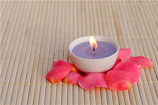 紫色,蜡烛,玫瑰花瓣,竹子
