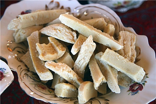 新疆巴里坤哈萨克族美食,酸奶疙瘩