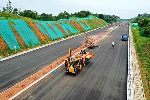 江西金溪,东临环城高速公路进入收尾施工阶段