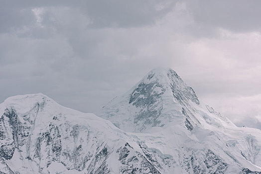 贡嘎雪山