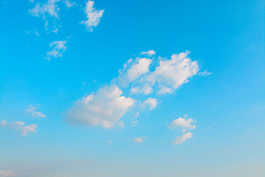 唯美的天空白云背景