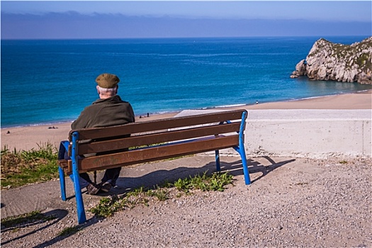 老人,坐,长椅,海边,思考,生活