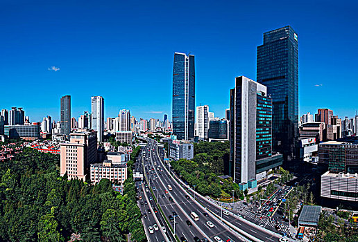 上海延安路高架旁的会德丰国际广场和越洋广场