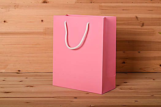 粉红色的购物袋