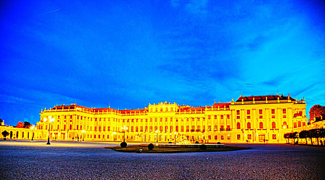 美泉宫,维也纳,晚上