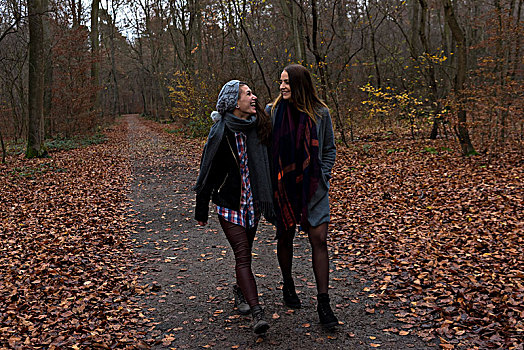 女朋友,高兴,树林,秋季漫步