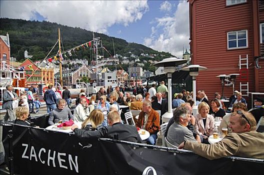 游客,坐,酒馆,卑尔根,挪威,斯堪的纳维亚,欧洲