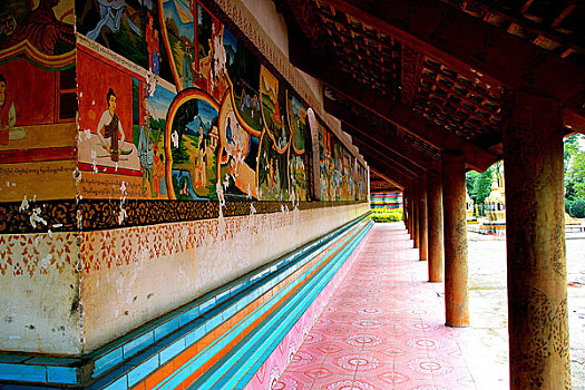云南西双版纳景真佛寺的长廊