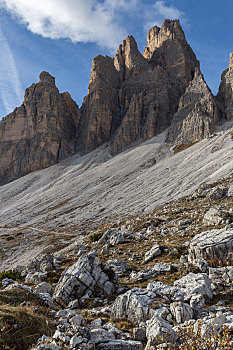 意大利多洛米蒂山脉三峰景区的山脉风景