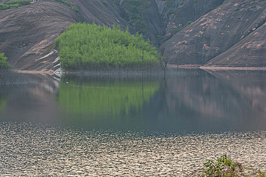 东江庭院