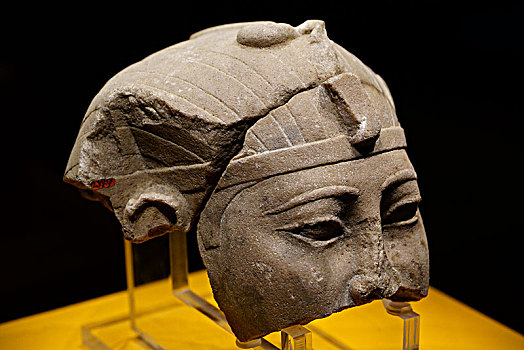 古埃及国王头像局部