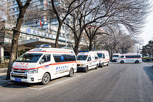 救護車，紅十字，肺炎