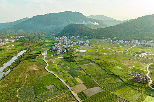 中国广西蒙山县乡村田园风光夏日景美如画