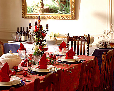 节日餐桌,红色,餐巾,烛台