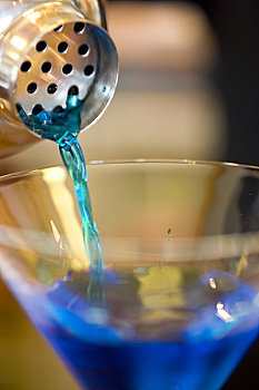 特写,调酒器,马提尼酒杯,蓝色,酒