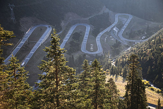 紫荆关十八盘公路图片