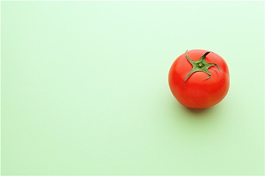 西红柿,绿色背景