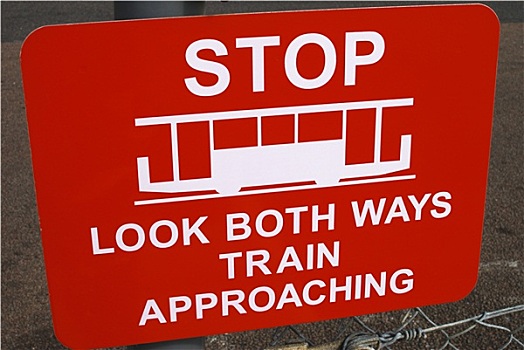 列车,警告标识,布莱顿,海边,英格兰