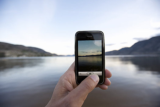 男人,手,拍照手机,湖,潘提顿,不列颠哥伦比亚省