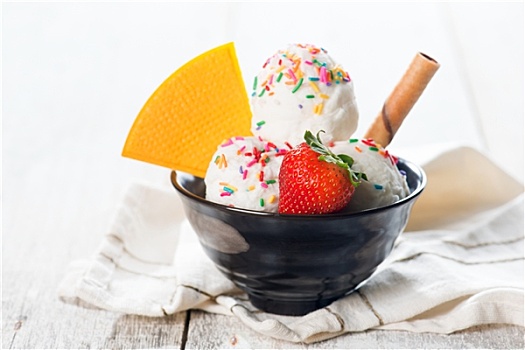 香草冰淇淋,水果
