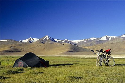 两个,山地自行车,旁侧,帐蓬,高原,积雪,顶峰,上方,喜马拉雅山,印度