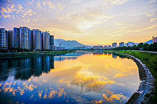 建筑群,高楼,河,灯,夜景,倒影,蓝天,白云