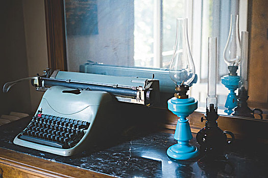 旧式,打字机,油,灯,桌上