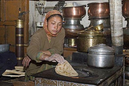 女人,烘制,厨房,印度河谷,查谟-克什米尔邦,印度