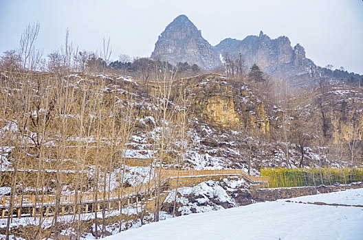 雪中栈道