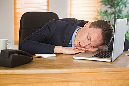 疲惫,商务人士,睡觉,笔记本电脑,办公室