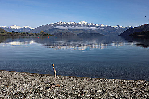 雪山与瓦纳卡湖