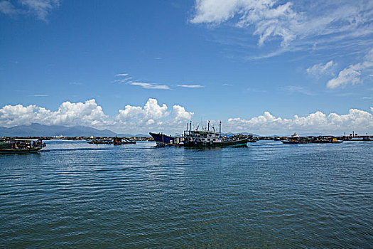 阳江闸坡渔港,大海,蓝天,渔船