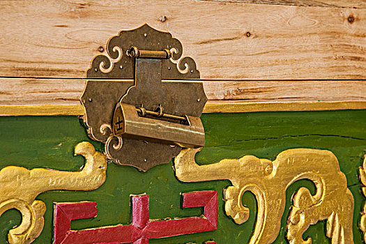 重庆巴南区丰盛古镇民族工艺作坊销售的木箱
