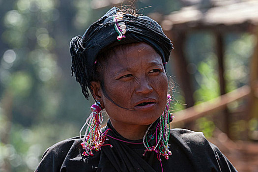 女人,特色,衣服,头饰,饰品,部落,山村,胸针,头像,掸邦,金三角,缅甸,亚洲
