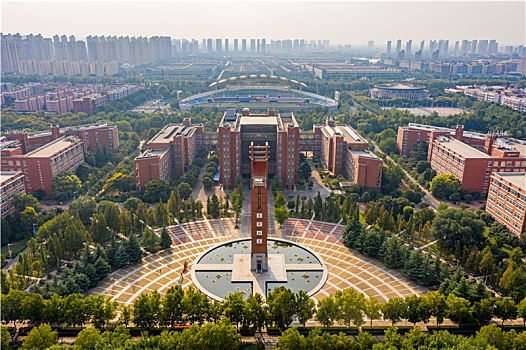 航拍河南郑州大学主校区校园风光,钟楼