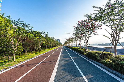 高速公路,城市天际线