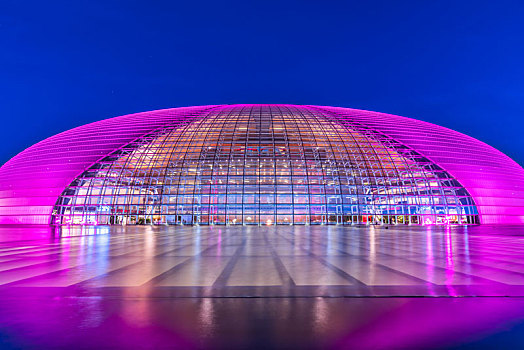 中国国家大剧院建筑夜景