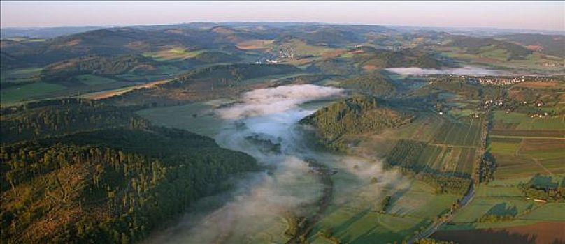 航拍,晨雾,丘陵地貌,藻厄兰,北莱茵威斯特伐利亚,德国,欧洲