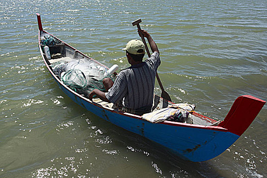 渔民,开端,恢复,三个,岁月,一个,击打,海啸,东南亚,十二月,2004年,印度尼西亚,四月